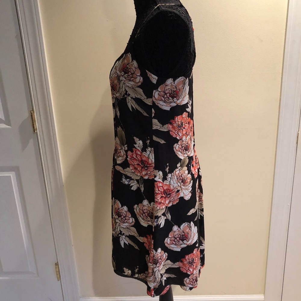 NWOT Sanctuary Floral Print Flowy Dress - Picture 4 of 8